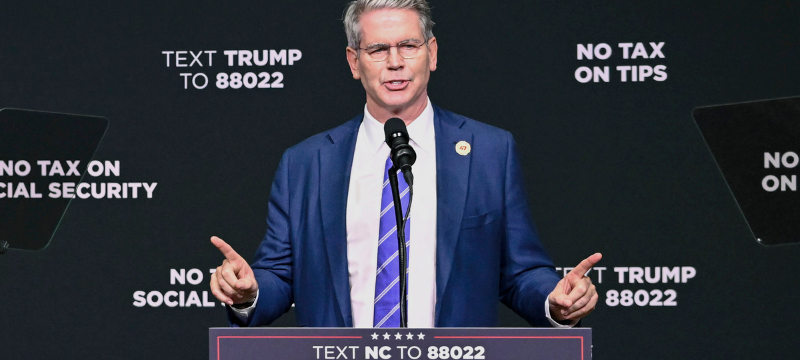 dólar en descenso, PIB primer trimestre 2025, contracción económica EE. UU., estimación Fed de Atlanta, datos macroeconómicos, ISM Manufacturero, reporte de empleo EE. UU., PCE marzo 2025, tensiones arancelarias,