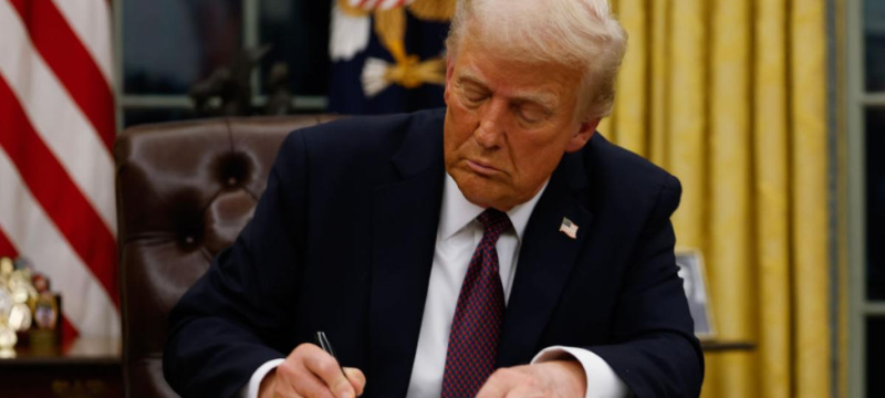 Dólar baja, economía global, impacto administración Trump, aranceles EE.UU., medidas Canadá y México, política monetaria, tipo de cambio, actividad económica EE.UU., empleo en EE.UU., programa DOGE Elon Musk